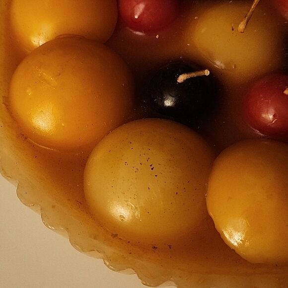 La Pointe Peac/Cherry Tart Candle - Picture 6 of 10